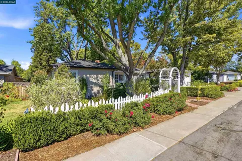 Exterior - 148 Roslyn Dr, Concord, CA 94518 photo 3 of 15