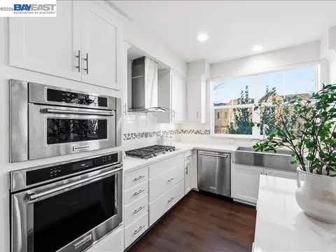 Kitchen - 2092 Central Pkwy, Dublin, CA 94568 photo 3 of 3