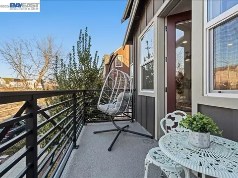 Exterior - 2092 Central Pkwy, Dublin, CA 94568 photo 2 of 3