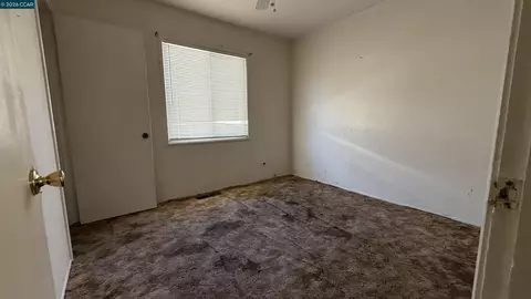 Bedroom - 176 Sequoia Dr, Pittsburg, CA 94565 photo 3 of 4