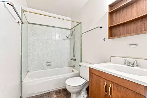 Bath - 1631 Linden St, Oakland, CA 94607 photo 2 of 2
