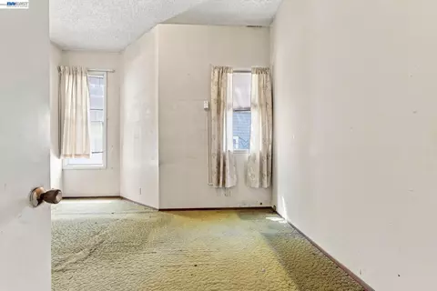 Bedroom - 1631 Linden St, Oakland, CA 94607 photo 1 of 10