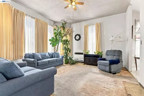 Living - 1631 Linden St, Oakland, CA 94607 photo 1 of 7