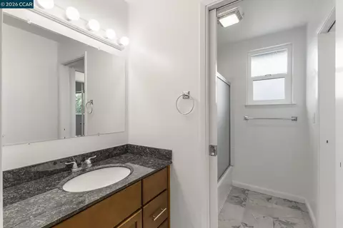 Bath - 7601 Redbud Ct, Newark, CA 94560 photo 1 of 5