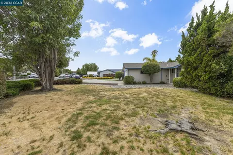 Exterior - 7601 Redbud Ct, Newark, CA 94560 photo 5 of 15