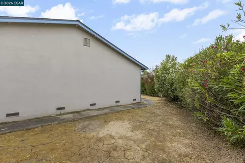 Exterior - 7601 Redbud Ct, Newark, CA 94560 photo 10 of 15