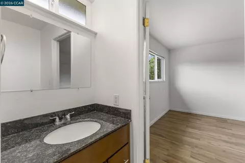 Bath - 7601 Redbud Ct, Newark, CA 94560 photo 2 of 5
