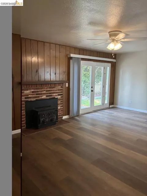 Living - 1280 Dodd Ct, Merced, CA 95341 photo 2 of 2