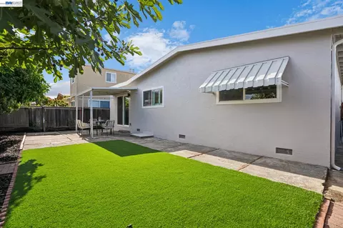 Exterior - 520 Celia St, Hayward, CA 94544 photo 8 of 9
