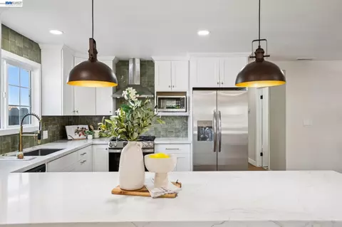 Kitchen - 520 Celia St, Hayward, CA 94544 photo 3 of 12