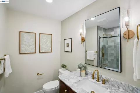Bath - 520 Celia St, Hayward, CA 94544 photo 1 of 7