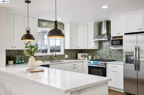 Kitchen - 520 Celia St, Hayward, CA 94544 photo 5 of 12