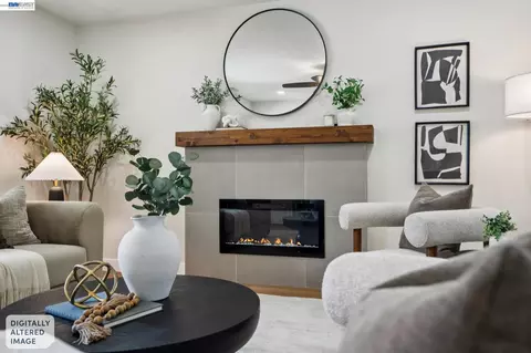 Living - 520 Celia St, Hayward, CA 94544 photo 5 of 8