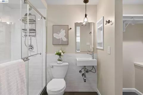 Bath - 1320 9th St, Alameda, CA 94501 photo 3 of 4