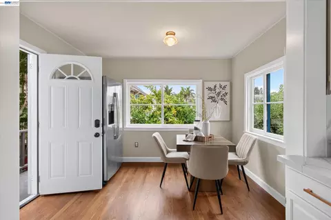 Entry Way - 1320 9th St, Alameda, CA 94501 photo 3 of 6