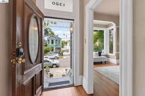 Entry Way - 1320 9th St, Alameda, CA 94501 photo 1 of 6