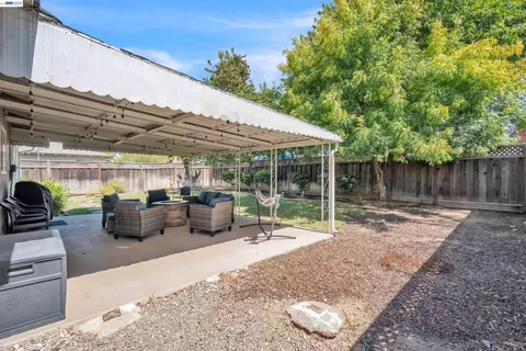 Exterior - 1400 Wagoner Dr, Livermore, CA 94550 photo 2 of 4