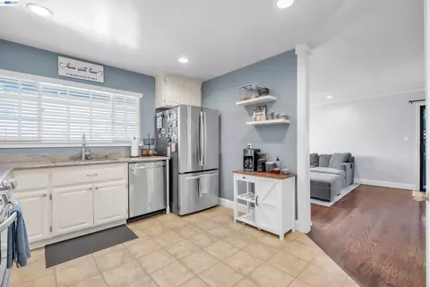 Kitchen - 1400 Wagoner Dr, Livermore, CA 94550 photo 2 of 2