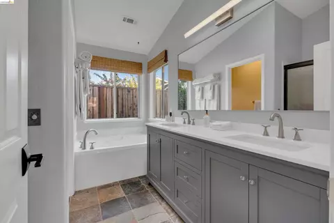 Bath - 1835 Mountview Ter, Benicia, CA 94510 photo 2 of 4