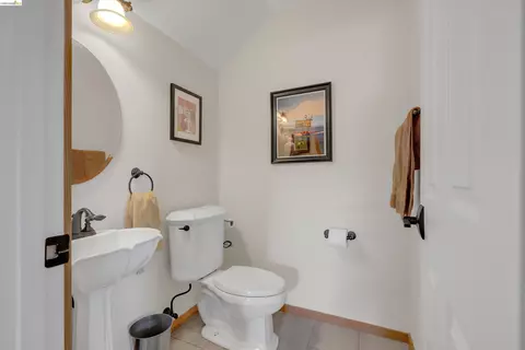 Bath - 1835 Mountview Ter, Benicia, CA 94510 photo 1 of 4