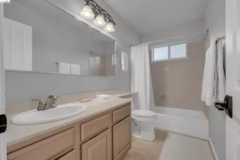 Bath - 1835 Mountview Ter, Benicia, CA 94510 photo 4 of 4