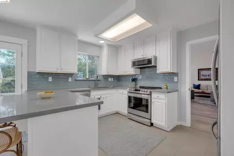 Kitchen - 1835 Mountview Ter, Benicia, CA 94510 photo 2 of 4