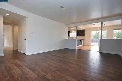 Living - 21 Eric Ct, Pleasant Hill, CA 94523 photo 10 of 12