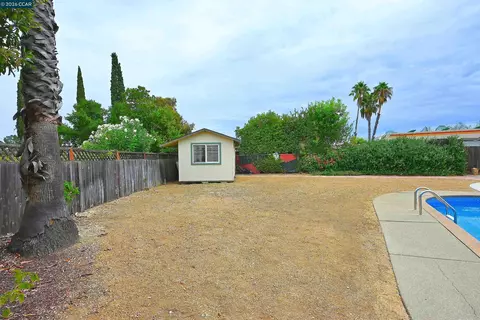 Exterior - 21 Eric Ct, Pleasant Hill, CA 94523 photo 5 of 12