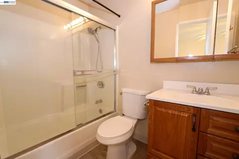 16006 E 14th St #204, Ashland, CA 94578 photo 9
