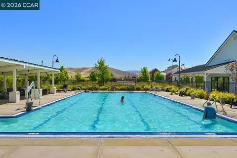 Exterior - 6808 Verbena St, Tracy, CA 95377 photo 10 of 12