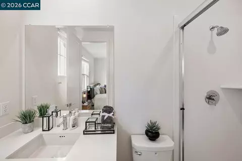 Bath - 6808 Verbena St, Tracy, CA 95377 photo 7 of 8