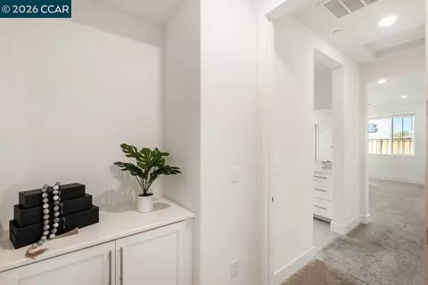 Entry Way - 6808 Verbena St, Tracy, CA 95377 photo 5 of 11
