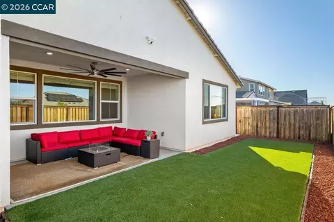 Exterior - 6808 Verbena St, Tracy, CA 95377 photo 3 of 12