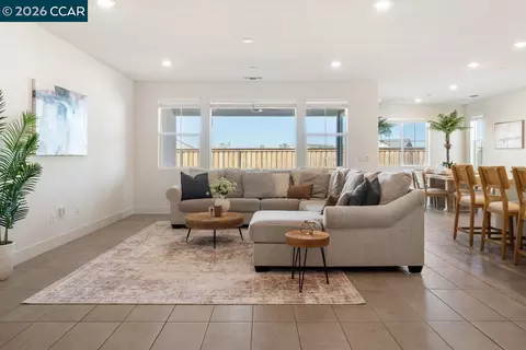 Living - 6808 Verbena St, Tracy, CA 95377 photo 1 of 1