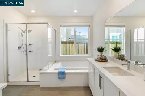 Bath - 6808 Verbena St, Tracy, CA 95377 photo 2 of 8