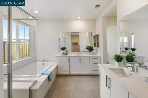 Bath - 6808 Verbena St, Tracy, CA 95377 photo 1 of 8