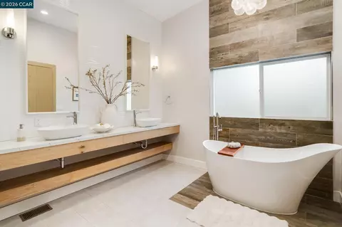 Bath - 2973 Limestone Rd, Alamo, CA 94507 photo 2 of 7
