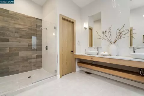 Bath - 2973 Limestone Rd, Alamo, CA 94507 photo 3 of 7