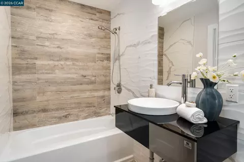Bath - 2973 Limestone Rd, Alamo, CA 94507 photo 5 of 7