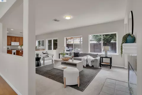 Living - 13253 Emerald Bay Ct, Lathrop, CA 95330 photo 5 of 6