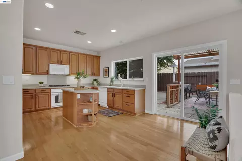 Kitchen - 13253 Emerald Bay Ct, Lathrop, CA 95330 photo 1 of 5