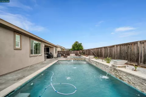 Exterior - 816 Pathfinder, Oakley, CA 94561 photo 9 of 13