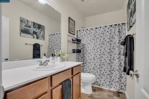 Bath - 816 Pathfinder, Oakley, CA 94561 photo 1 of 5