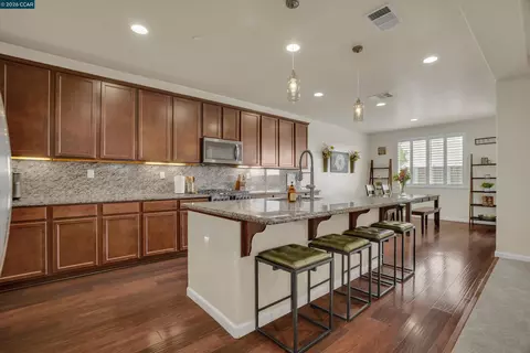 Kitchen - 816 Pathfinder, Oakley, CA 94561 photo 1 of 3