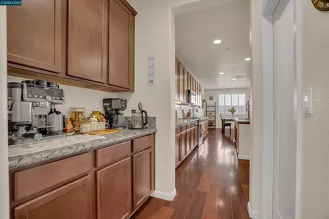 Entry Way - 816 Pathfinder, Oakley, CA 94561 photo 2 of 4