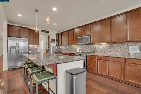 Kitchen - 816 Pathfinder, Oakley, CA 94561 photo 3 of 3