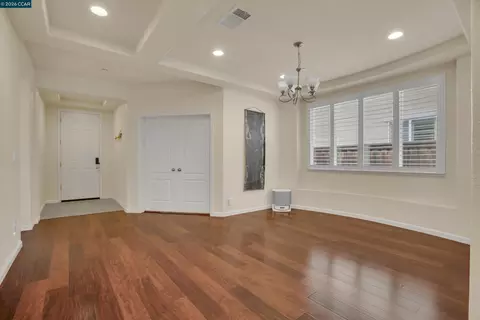 Living - 816 Pathfinder, Oakley, CA 94561 photo 1 of 2
