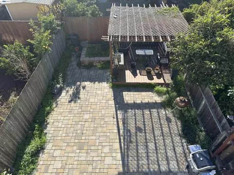 1423 Quesada Ave, San Francisco, CA 94124 photo 3