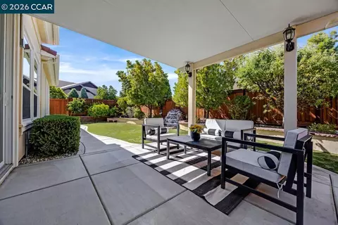1939 Burgundy Ln, Brentwood, CA 94513
