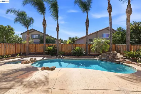Exterior - 4597 Bonsai Ave, Tracy, CA 95377 photo 6 of 9